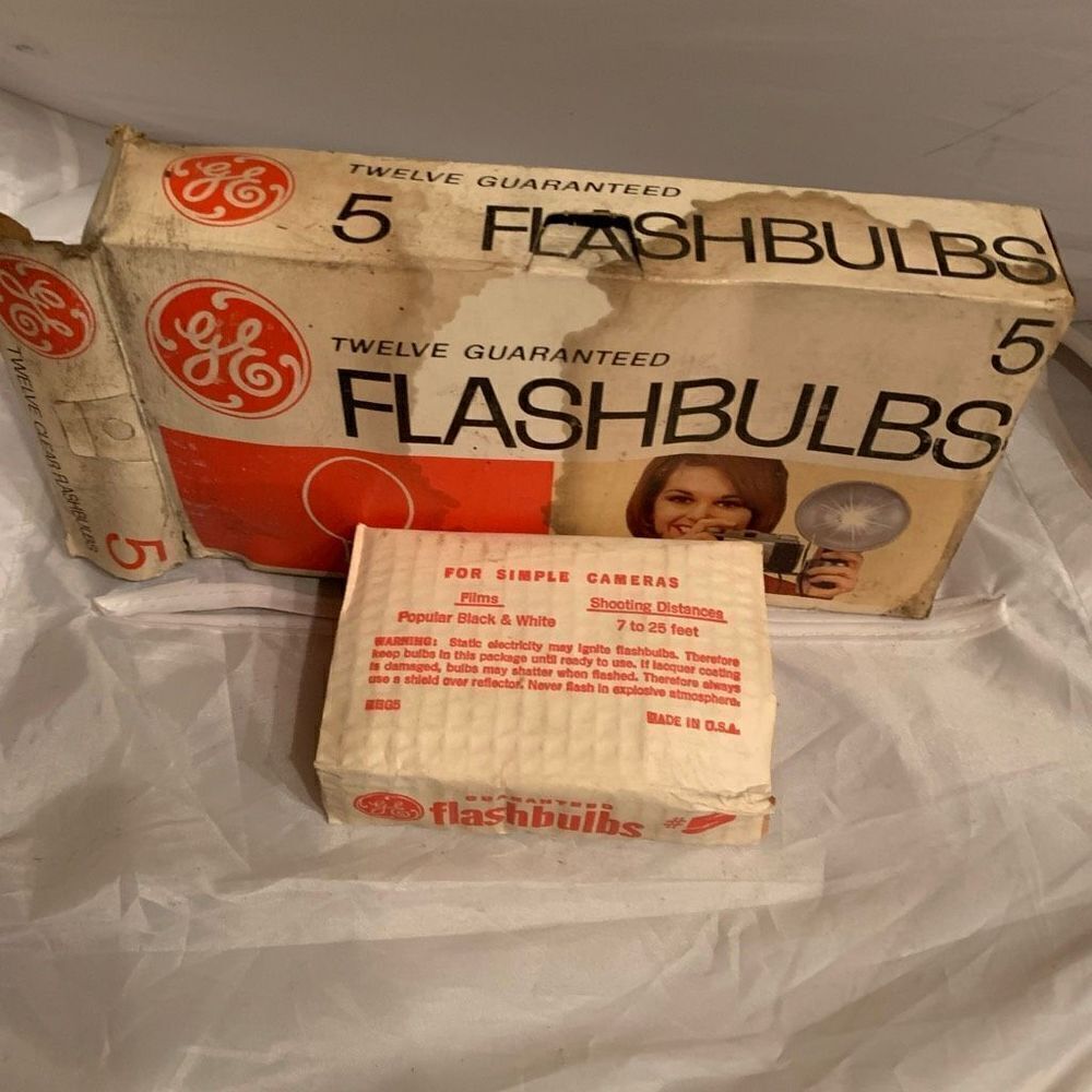 GE General Electric #5 Flashbulbs Box Of 12 New Old Stock
